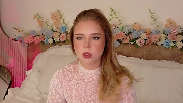 Lilith Bonheur online show from April 21, 2026, 7:53 pm