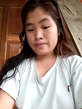 Luyen004 online show from March 19, 2026, 11:38 pm