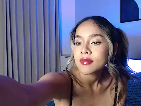 Snapshot of lilypeachxx chatting on May 15, 2026, 10:30 pm lilypeachxx online show from May 15, 2026, 10:30 pm