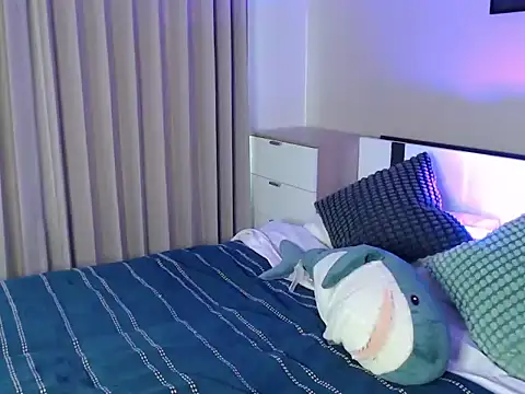 lilypeachxx online show from April 21, 2026, 1:42 am