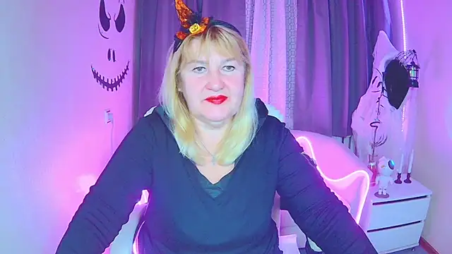 EmmaEllison online show from October 31, 2025, 7:05 am