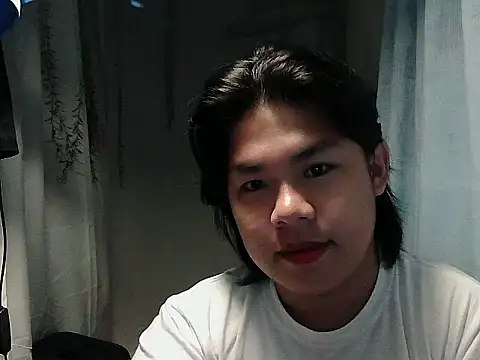 Huntrix2025 online show from November 17, 2025, 8:46 pm