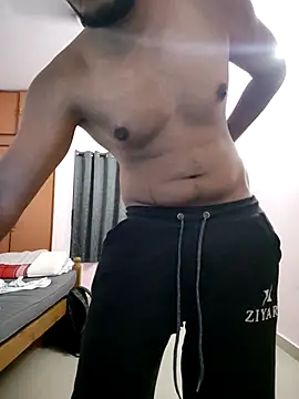 varun69247 online show from April 18, 2026, 11:12 am