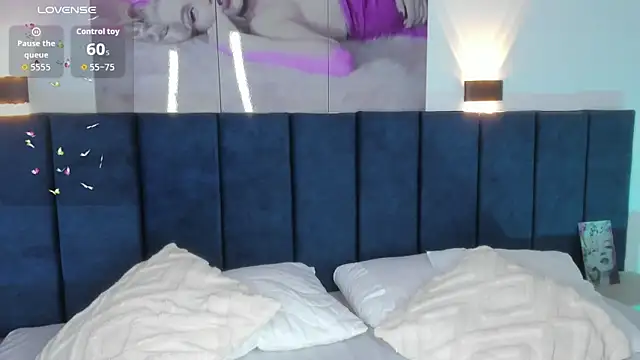 SharonLovee online show from October 29, 2025, 10:20 pm