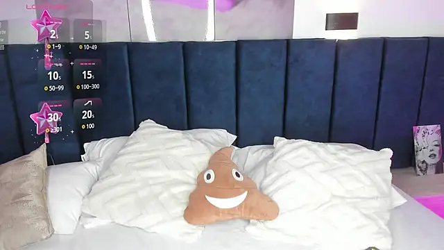 SharonLovee online show from October 1, 2025, 9:18 pm