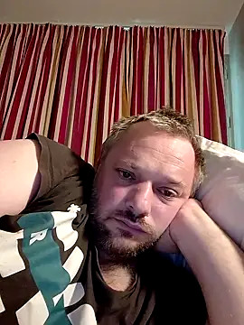 Snapshot of Yannor36 chatting on October 4, 2025, 3:24 pm Yannor36 online show from October 4, 2025, 3:24 pm