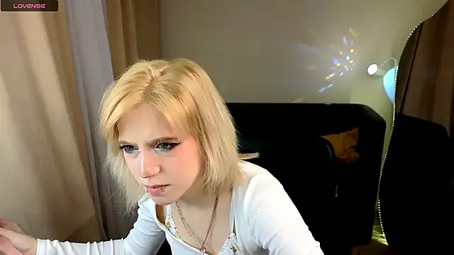 MorgyAsuna  online show from December 1, 2025, 10:38 am