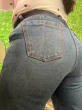 Snapshot of ROUSE_SINCLAIR chatting on December 4, 2025, 9:25 pm ROUSE SINCLAIR online show from December 4, 2025, 9:25 pm