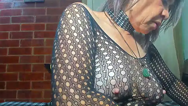 LatinaMature  online show from November 25, 2025, 1:28 am