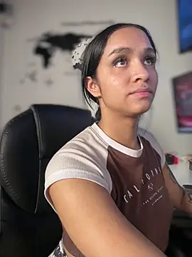 Snapshot of Isabella-Teen chatting on May 6, 2026, 2:10 pm Isabella-Teen online show from May 6, 2026, 2:10 pm
