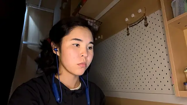 JennyCarpenter online show from April 14, 2026, 9:58 am