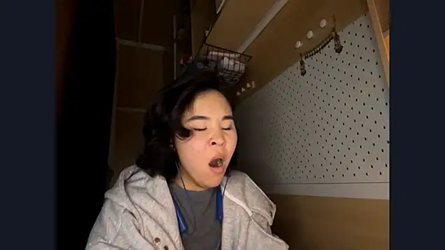 JennyCarpenter online show from April 17, 2026, 10:45 pm