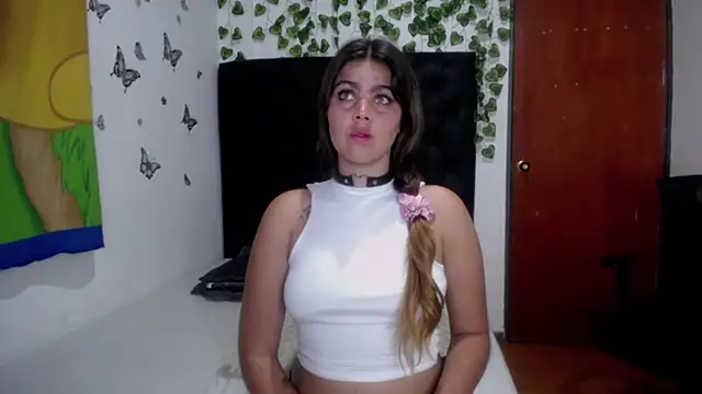 isabel 09 online show from November 26, 2025, 3:28 am