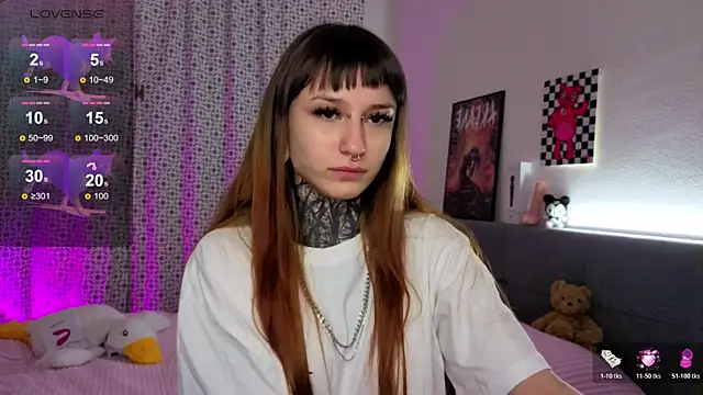 LilithPoison online show from December 17, 2025, 6:35 pm