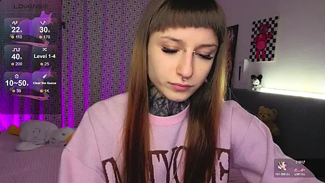 LilithPoison online show from November 22, 2025, 6:07 pm