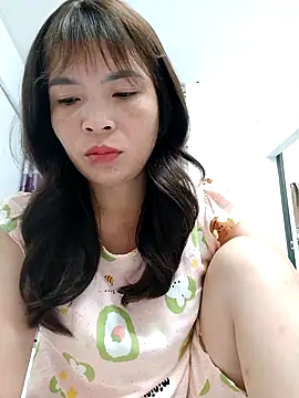 Snapshot of Livelulu chatting on October 14, 2025, 9:04 pm Livelulu online show from October 14, 2025, 9:04 pm