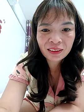 Snapshot of Livelulu chatting on October 12, 2025, 5:58 pm Livelulu online show from October 12, 2025, 5:58 pm