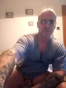 chcem1975 online show from December 2, 2025, 7:21 am