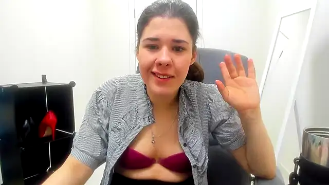 Snapshot of Joannia chatting on February 11, 2026, 9:09 am Joannia online show from February 11, 2026, 9:09 am