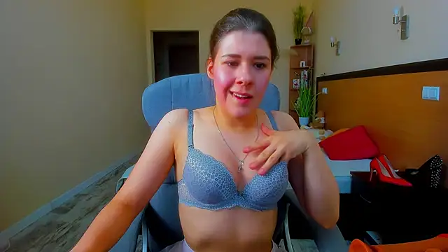 Joannia online show from October 2, 2025, 7:45 am