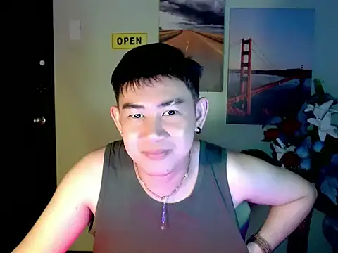 Snapshot of NaughtyGlow97 chatting on October 5, 2025, 4:36 am NaughtyGlow97 online show from October 5, 2025, 4:36 am