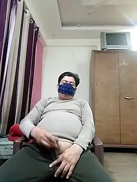 Love40777 online show from December 14, 2025, 6:02 pm