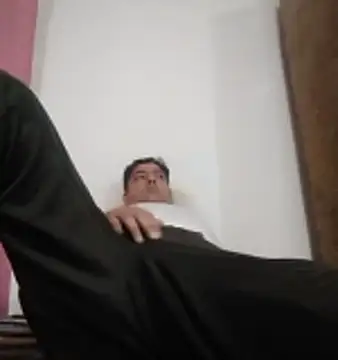 Snapshot of Love40777 chatting on March 22, 2026, 6:42 pm Love40777 online show from March 22, 2026, 6:42 pm