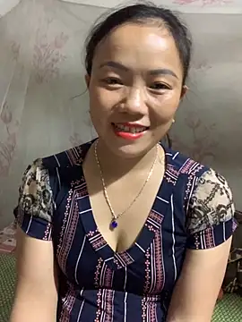 Snapshot of _losrt_cherry_ chatting on October 6, 2025, 2:29 pm losrt cherry online show from October 6, 2025, 2:29 pm