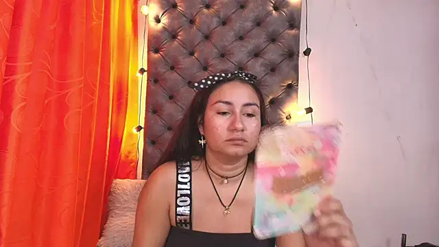 Luna021 1 online show from January 14, 2026, 8:23 pm