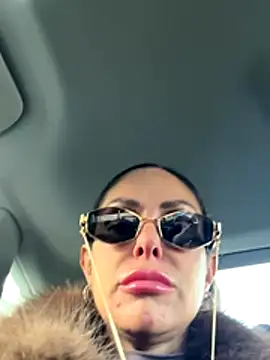 ainaht online show from December 18, 2025, 12:31 pm