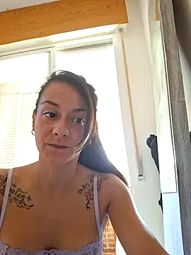 Snapshot of Lauraxxsteen chatting on October 7, 2025, 10:16 am Lauraxxsteen online show from October 7, 2025, 10:16 am