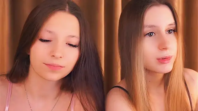 GabrielleLynchard online show from December 18, 2025, 7:29 pm