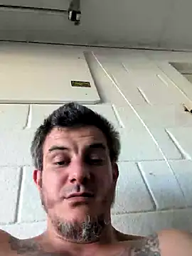 Snapshot of Clownboi17 chatting on July 22, 2026, 10:34 pm Clownboi17 online show from July 22, 2026, 10:34 pm