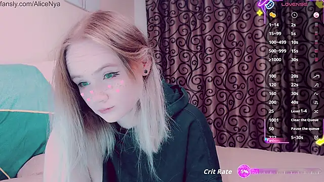 Snapshot of AliceNya_cute chatting on October 19, 2025, 3:53 am AliceNya cute online show from October 19, 2025, 3:53 am