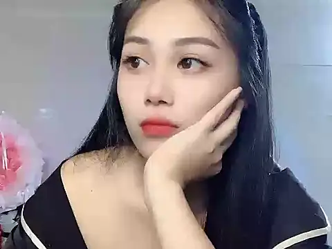 Lyly4757 online show from November 7, 2025, 1:48 pm