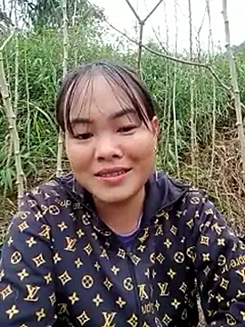 Snapshot of emilyzz chatting on November 20, 2025, 9:54 am emilyzz online show from November 20, 2025, 9:54 am