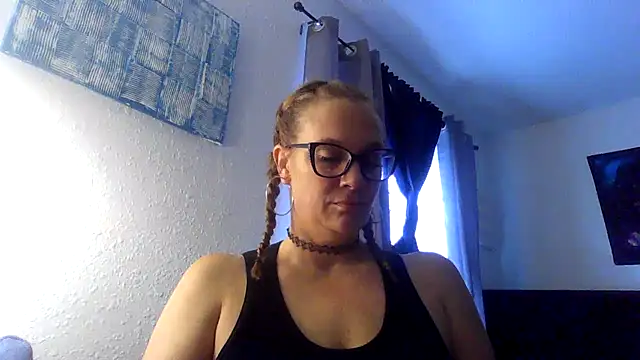 Snapshot of Ariasweetaspie chatting on October 9, 2025, 5:02 pm Ariasweetaspie online show from October 9, 2025, 5:02 pm