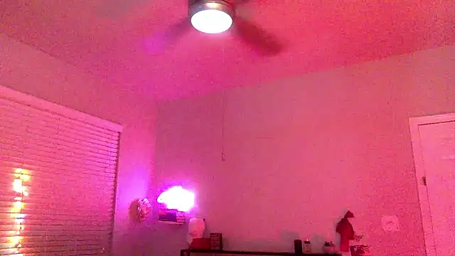 Snapshot of Texxaspearl chatting on January 8, 2026, 7:03 am Texxaspearl online show from January 8, 2026, 7:03 am