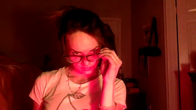 Snapshot of Texxaspearl chatting on February 18, 2026, 11:06 am Texxaspearl online show from February 18, 2026, 11:06 am