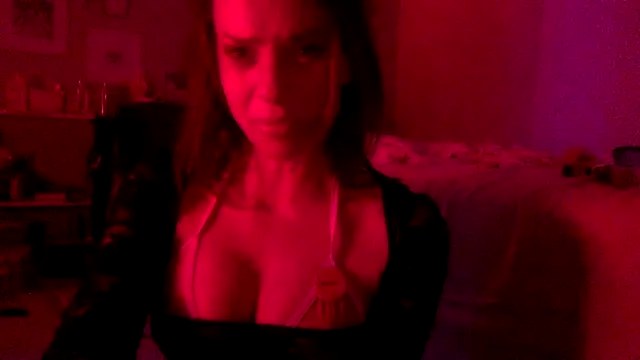 Texxaspearl online show from April 6, 2026, 6:58 am