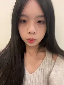 qiqi x online show from December 20, 2025, 2:09 pm