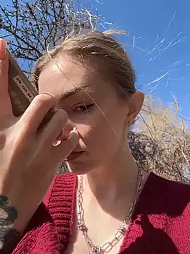 MilaMoone online show from March 12, 2026, 10:19 am