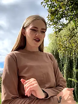 MilaMoone online show from October 2, 2025, 10:18 am