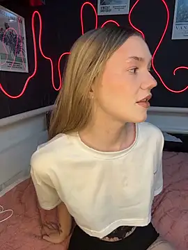 Snapshot of MilaMoone chatting on February 26, 2026, 11:21 am MilaMoone online show from February 26, 2026, 11:21 am