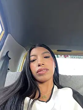 Snapshot of Tiffany_Low chatting on May 23, 2026, 12:04 pm Tiffany Low online show from May 23, 2026, 12:04 pm