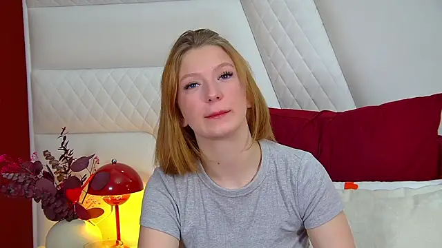 BeatriceBinoche online show from March 17, 2026, 6:16 am