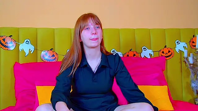 BeatriceBinoche online show from October 25, 2025, 6:30 pm