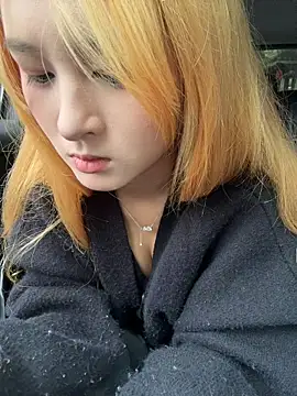 yuki june online show from November 5, 2025, 8:39 am