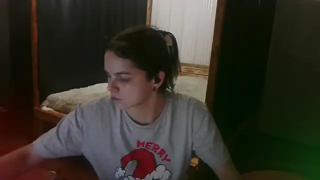 Snapshot of EthelsLover chatting on February 16, 2026, 8:40 pm EthelsLover online show from February 16, 2026, 8:40 pm