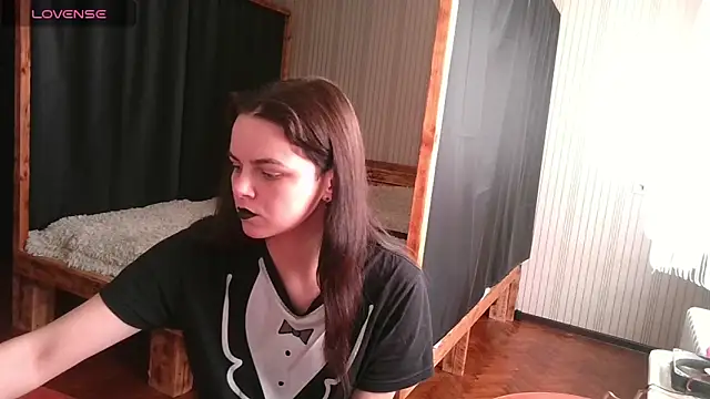 Snapshot of EthelsLover chatting on January 18, 2026, 10:51 am EthelsLover online show from January 18, 2026, 10:51 am